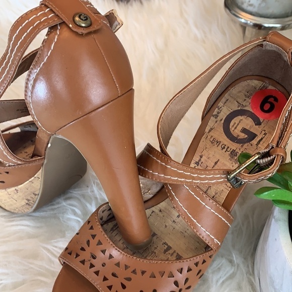 G By Guess Women’s Ankle Strap High Heels Shoes Size 6 - Picture 3 of 12